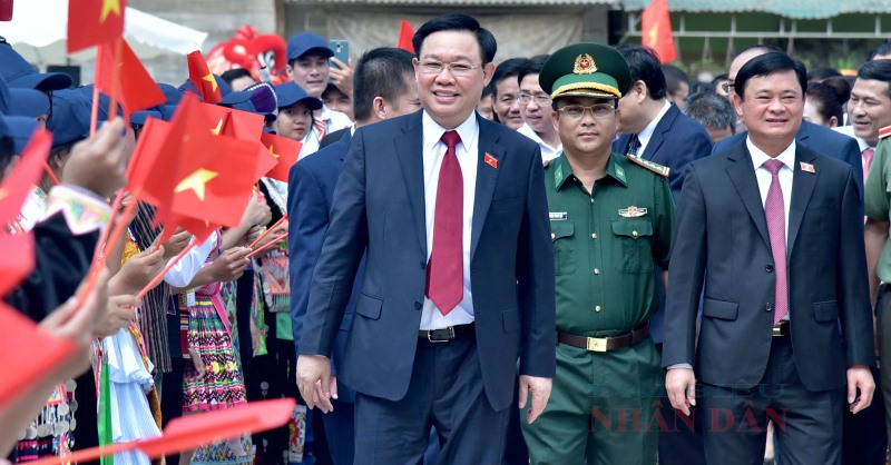 chủ tịch quốc hội Vương Đình Huệ dự lễ khánh thành trường Kỳ Sơn, Nghệ An